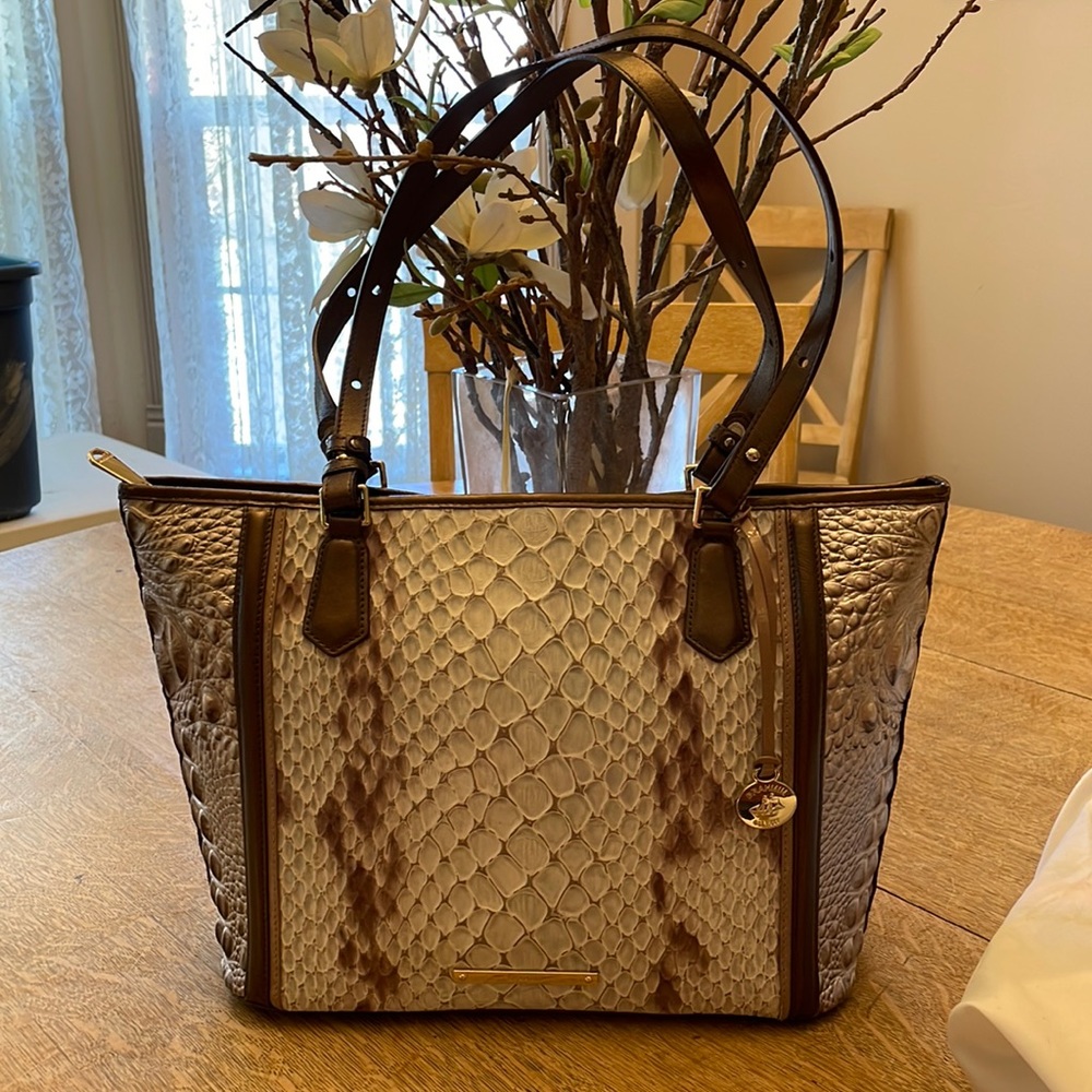 Brahmin Medium Asher Handbag/Sky Carlisle